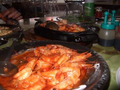 ロンボク島滞在　　　　ローカルレストランで食べる