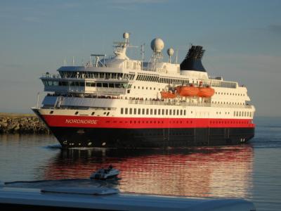 沿岸急行船でロフォーテン諸島へ（１）　ハシュタ