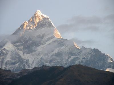 憧れのネパールヒマラヤトレッキング・・・?マチャプチャレのモルゲンロート
