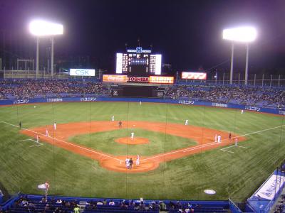 プロ野球観戦　広島-ヤクルト（神宮）