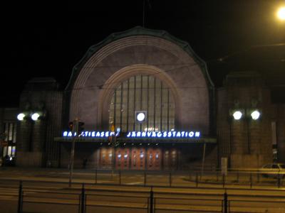 ヘルシンキで夜遊び　（チェコ世界遺産を訪ねて～チェコへの道は遠かった～序章）