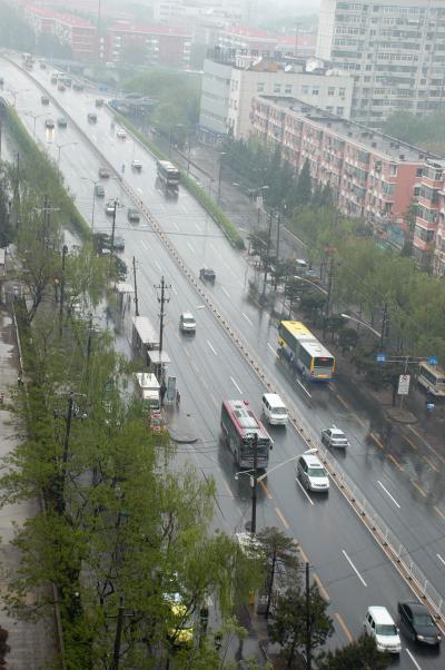 北京奮闘記129～雨の日に思う