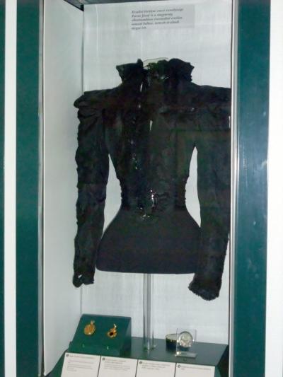 ブダペスト＆ウィーン　2008春　ペスト～国立博物館でシシィが暗殺された時に着ていたドレスに驚く～