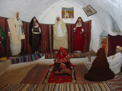 古代遺跡とサハラ砂漠をめざして★チュニジア?マトマタ