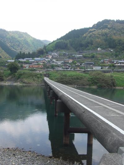 四万十川　口屋内沈下橋と岩間沈下橋