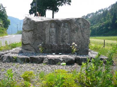 観音の里・余呉湖・賤ｹ岳散策：二尊地蔵磨崖仏・黒山石仏群