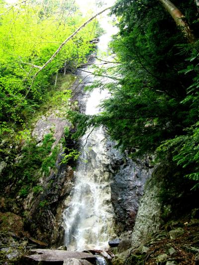 金峰渓谷・唐沢の滝＝名瀑探勝　☆千曲川源流の水を集めて