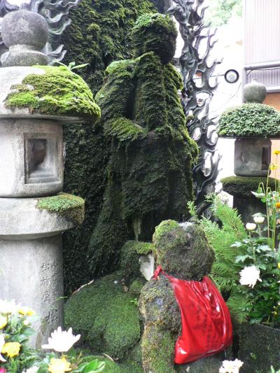 日本の旅　関西を歩く　大阪・ミナミの法善寺（ほうぜんじ）周辺