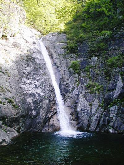 2002春、韓国紀行10(8)：5月1日(3)束草・雪岳山の滝、東海(日本海)