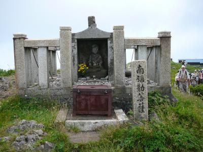 伊吹山雲上の花園散歩道日帰り：伊吹山山頂?