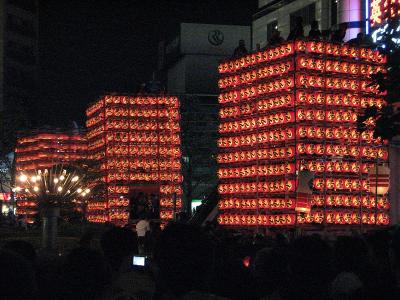 静かな町久喜　迫力の夜の堤燈祭