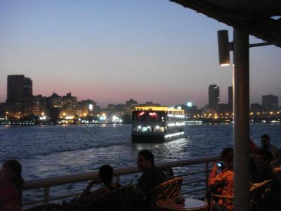 ヨルダン→エジプト→ドバイの旅　【13/14日目：カイロでピラミッド＆クルーズ】