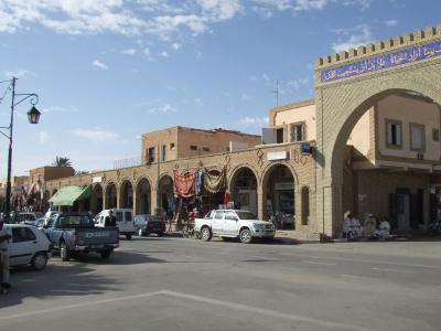 チュニジア旅行記【7】南部拠点の町トズール、レザー・ルージュ