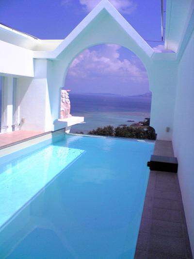 Spa Resort EXESのプライベートプールで夏休み