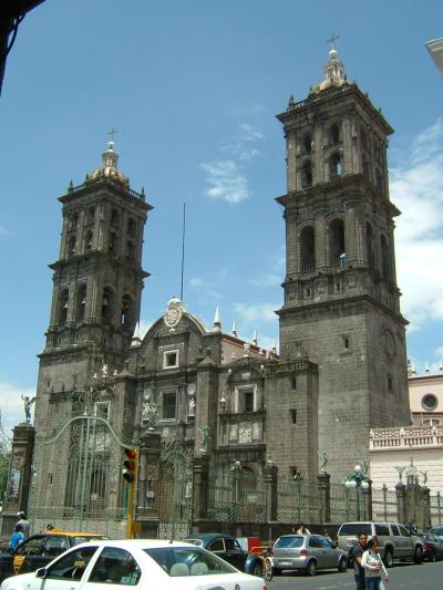 メキシコの観光都市プエブラに立ち寄りました。