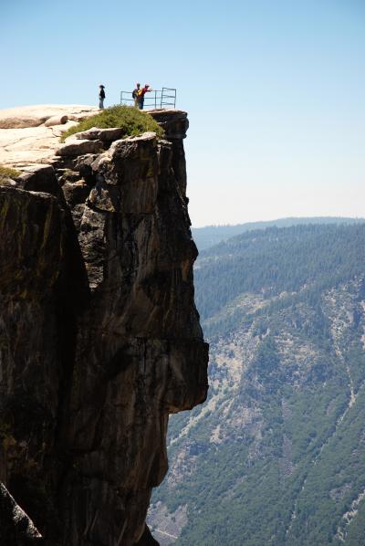 夏のヨセミテハイキング　−Taft Point , Glacier Point−