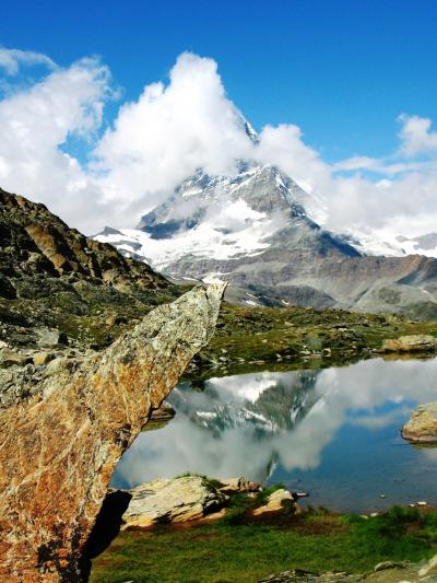 スイスＧＲ31　リッフェルゼー湖を後にして　☆高山植物の花咲き競う道で