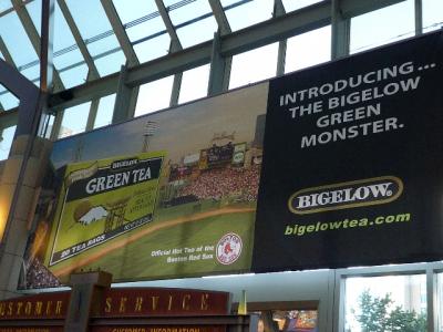 ボストンのの街中にある変態球場 フェンウェイパーク