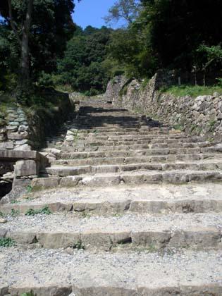 信長、天下布武の夢の跡安土城へ２４年ぶり２度目の登城