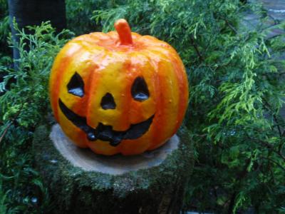 ハロウィンシーズンの丸の内仲通りへ☆