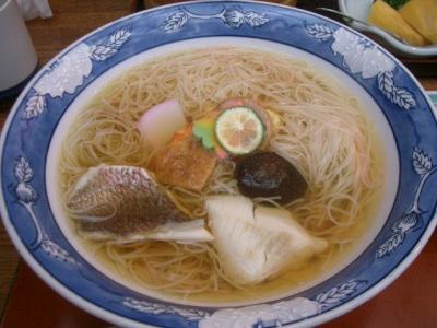 音に名高き五色素麺。松山はこれに決まり。