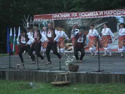 2008年ブルガリア旅行第６日目(5)：リバリッツア村のフォークロア・コンクールへ