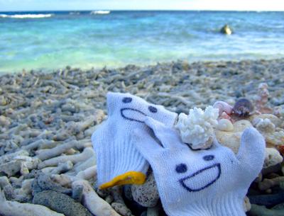 第7旅行目：チューク旅行　?オローラ島の浜辺でのんびり