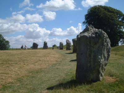 ストーンヘンジとエーヴベリー・英国古代遺産を訪ねて