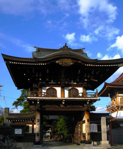 水戸街道きっての古刹・萬満寺を参詣　☆金剛力士立像が有名で