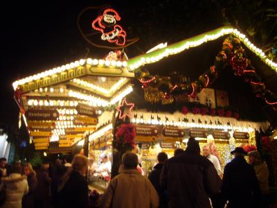 クリスマスソングを聴きながら楽しむクリスマスマーケット