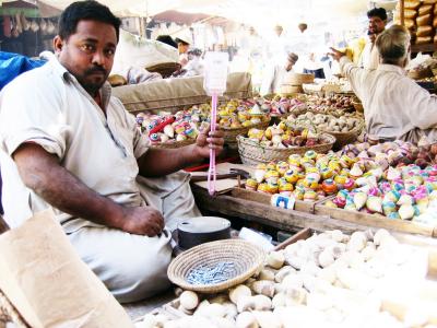 Pakistan　カラチの旧市街カラダール Karadar ジュナ・マーケット Juna Market