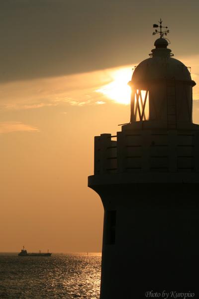 『日本の灯台50選』　伊良湖岬灯台で眺める夕陽