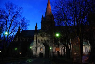 オーロラを求めて　沿岸急行船の旅（５）～乗船３日目　トロンハイムに寄港＋MIDNATSOL操舵室見学