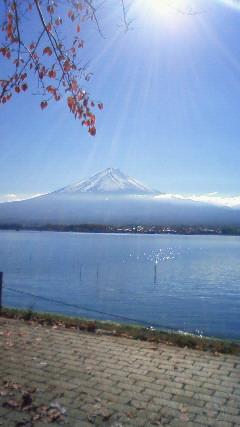 紅葉まっさかりの河口湖