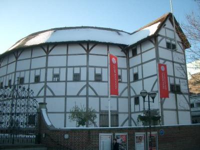 Shakespeare's Globe Theatre ちょっぴり新しさが気にかかる