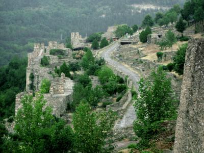 2008年ブルガリア旅行第10日目ヴェリコ・タルノヴォ(5)：雨に降られたツァレヴェッツの丘