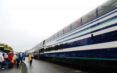 アラスカ鉄道の旅　　(マッキンレーエキスプレス)