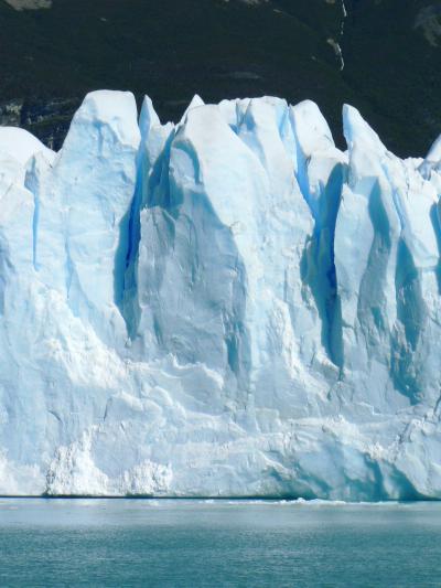中南米の旅・思い出のアルバム　氷河観光船から見たペノ氷河　２