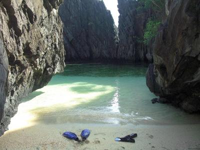 ◆神秘の島々～パラワン諸島に広がるダイナミックな絶景に感動!　　　　　　　　　　　　　　　　　　　　　　　　　　　　　　　　　　　　　　　　　　　　　　　　　　　　　二人だけのシークレットビーチin Matinloc Island 編