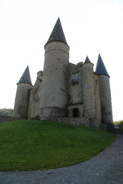 ベルギー・アルデンヌの古城：ヴェーブ (Chateau de Veves)