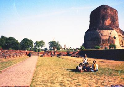 貧乏ヒッピーが歩くインド　＜ベナレス・自転車でサルナートへ＞　　１９７８年の思い出