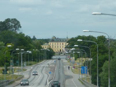 スカンジナビア旅情?:51現王家の居城・ドロットニングホルム宮殿宮殿にまでの風景