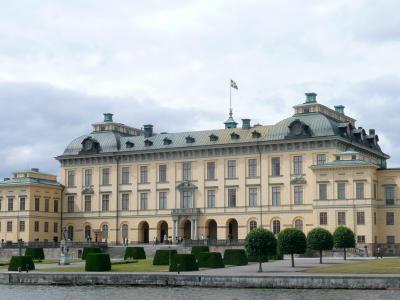 スカンジナビア旅情?:52ドロットニングホルム宮殿メーレラン湖に浮かぶように建つ宮殿