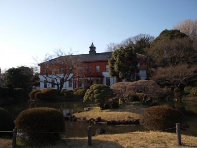 小堀遠州流和風庭園の添景　旧東京医学校本館