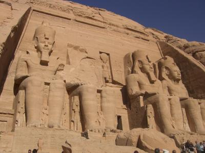 エジプト旅行記-4(アブシンベル・アスワン) さすが大きいアブシンベル