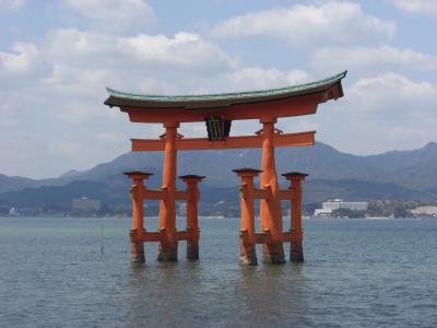 春・桜の宮島