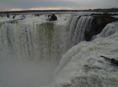 初めての南米は満月のイグアスから　(1) Iguazu in full moon