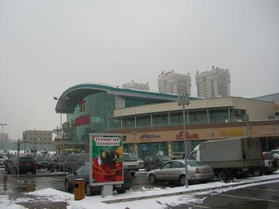 アルマティの巨大ショッピングセンター