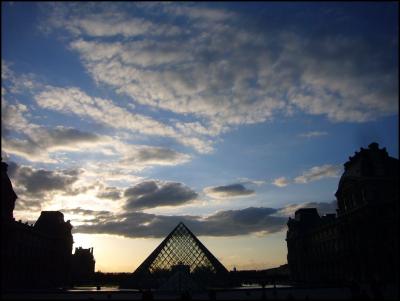 Pyramide du Louvre　20周年