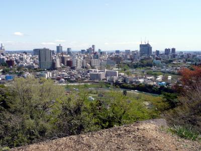 青葉繁れる　仙台城址　その２　市内一望